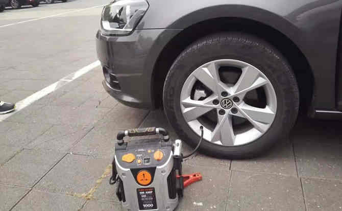 东乡汽车搭电案例
